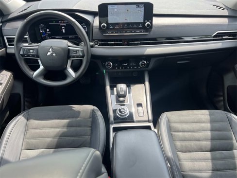 Used 2023 Mitsubishi Outlander SE image 13