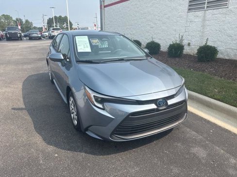 Certified 2024 Toyota Corolla LE image 1