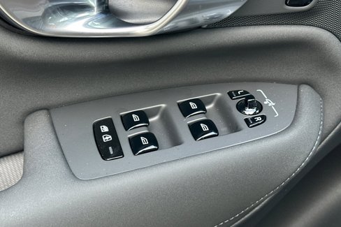 New 2026 Volvo XC90 B6 Plus image 11