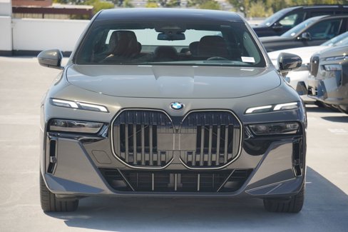 New 2026 BMW 740i w/ Premium Package image 2