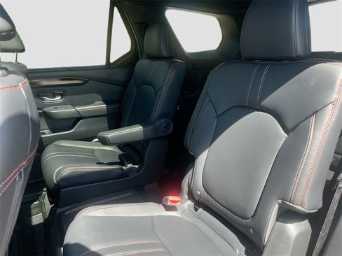 Used 2025 Honda Pilot TrailSport image 24