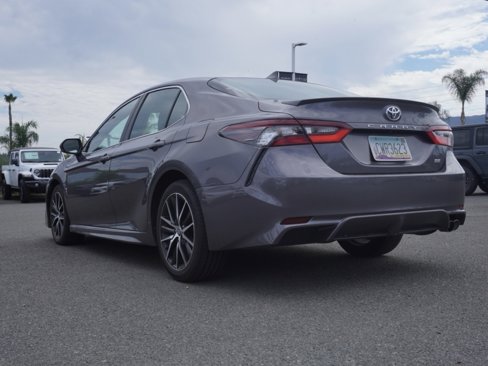 Used 2023 Toyota Camry SE image 6