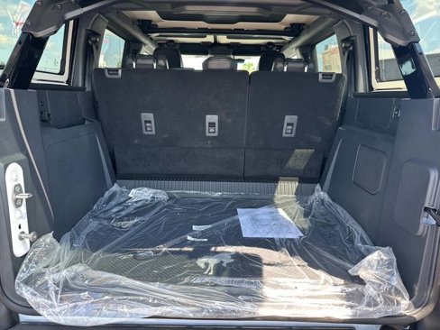 New 2025 Ford Bronco Raptor image 9