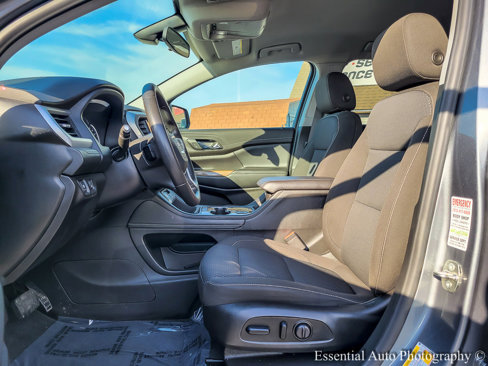 Used 2021 GMC Acadia SLE w/ Driver Convenience Package image 9