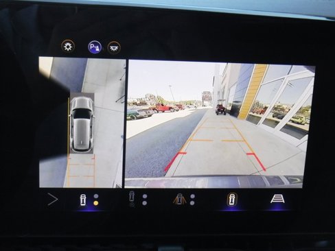 Used 2025 Chevrolet Equinox LT w/ Convenience Package II image 21