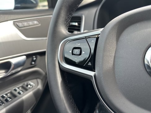 Certified 2025 Volvo XC90 B5 Core image 26