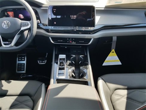 New 2025 Volkswagen Atlas Peak Edition SE image 9