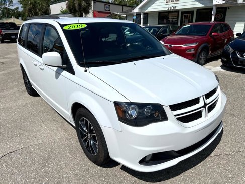 Used 2019 Dodge Grand Caravan GT image 3
