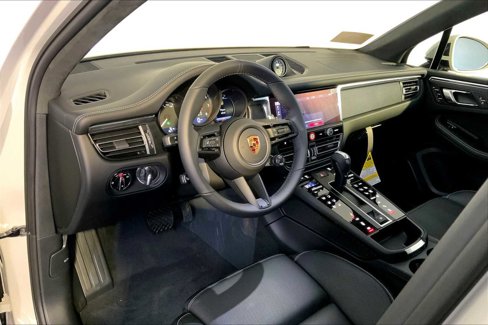 New 2026 Porsche Macan GTS image 4