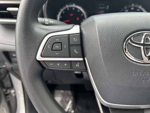 Used 2022 Toyota Highlander L image 8