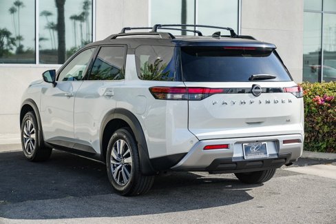 Used 2022 Nissan Pathfinder SL image 4