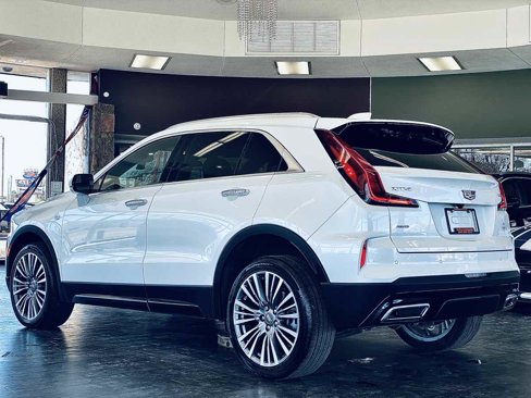 Used 2024 Cadillac XT4 Premium Luxury image 17