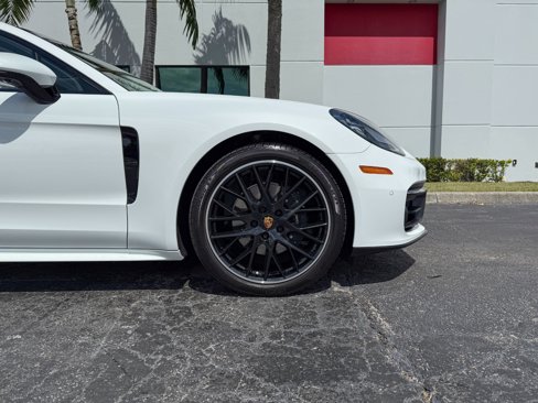 Used 2023 Porsche Panamera 4 w/ Premium Package image 10
