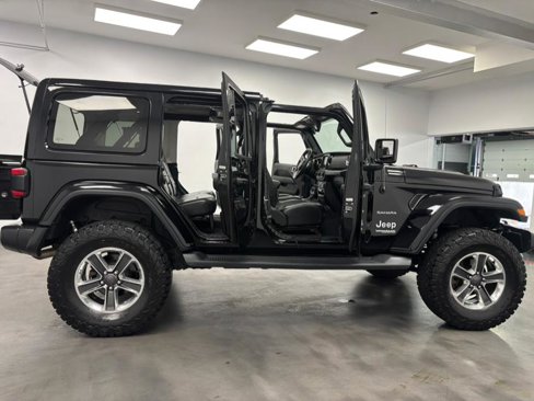 Used 2018 Jeep Wrangler Unlimited Sahara image 37