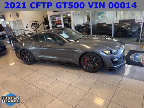 Used 2021 Ford Mustang Shelby GT500 w/ Carbon Fiber Track Pack image 1