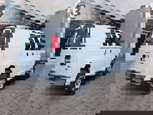 Used 2023 GMC Savana 2500 w/ Driver Convenience Package image 5
