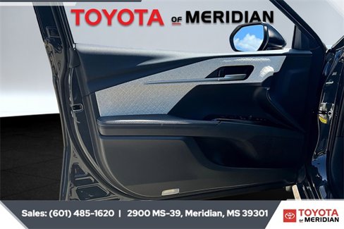 Used 2025 Toyota Camry XLE image 17