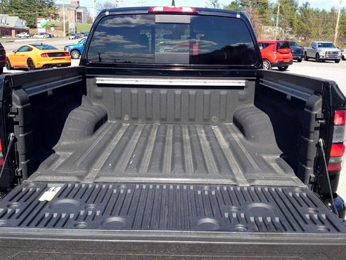 Used 2023 Nissan Frontier SV image 9