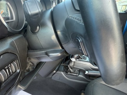 Certified 2022 Jeep Gladiator Sport image 18