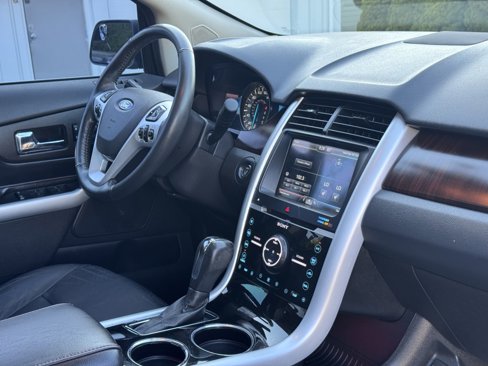 Used 2012 Ford Edge Limited image 19