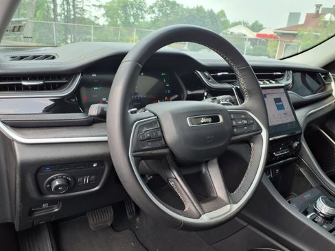 Used 2024 Jeep Grand Cherokee Limited 4xe image 22