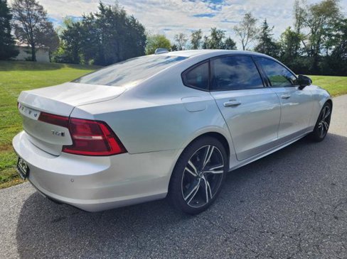 Used 2020 Volvo S90 T6 R-Design image 6
