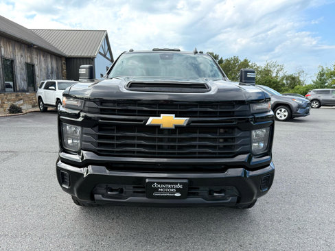 Used 2024 Chevrolet Silverado 2500 Custom w/ Custom Value Package image 9