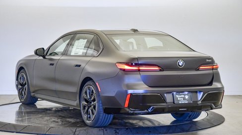 New 2026 BMW 740i w/ Premium Package image 2