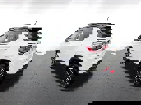 Used 2025 Jeep Compass Trailhawk image 5
