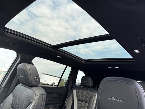 New 2026 Buick Enclave Avenir image 28