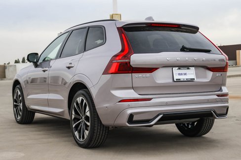 New 2026 Volvo XC60 B5 Plus w/ Climate Package PRO image 7