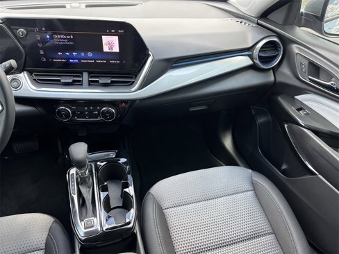 Used 2025 Chevrolet Trax LT w/ Driver Confidence Package image 23