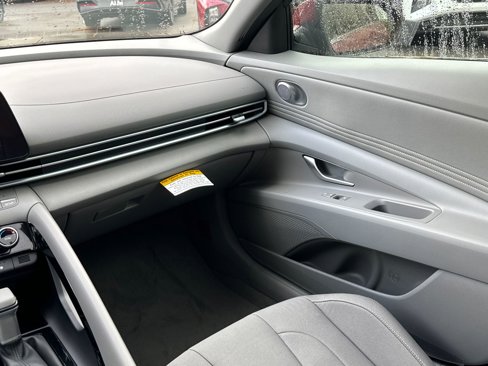 Certified 2025 Hyundai Elantra SEL image 22