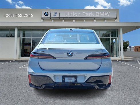 New 2026 BMW 750e xDrive w/ Executive Package image 5