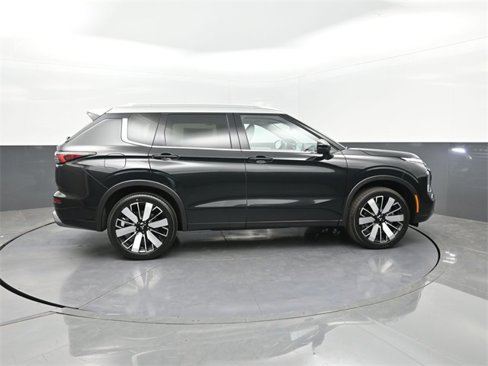 New 2025 Mitsubishi Outlander SEL image 23