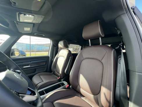 New 2025 Volkswagen ID. Buzz Pro S image 11