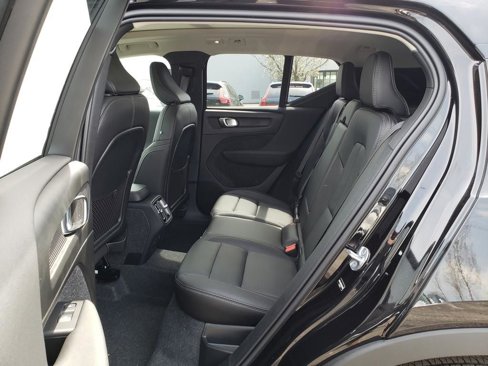 New 2025 Volvo XC40 B5 Ultra w/ Protection Package Premier image 6