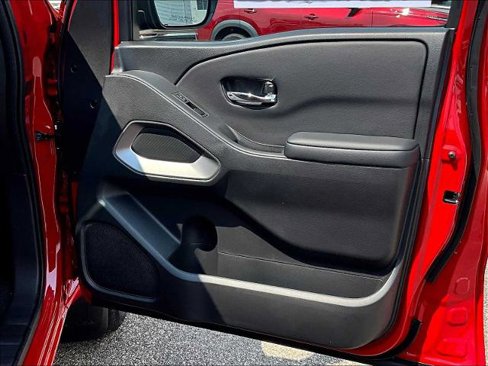 Certified 2025 Nissan Frontier SV image 12