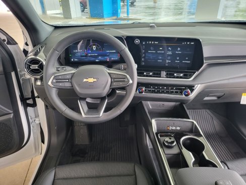 New 2026 Chevrolet Equinox LT w/ Convenience Package II image 2