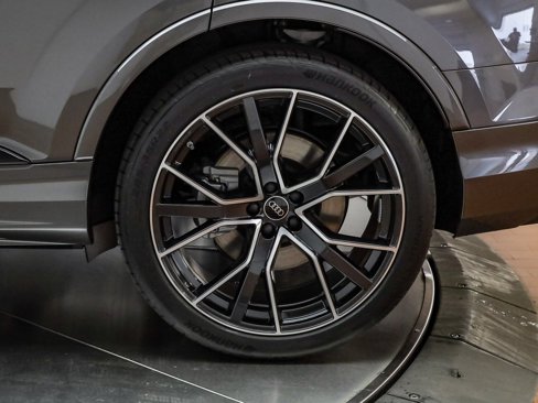 New 2025 Audi Q7 3.0T Prestige image 12