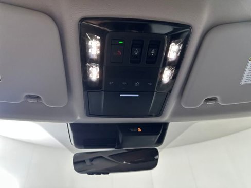 Used 2025 Mitsubishi Outlander SE image 24