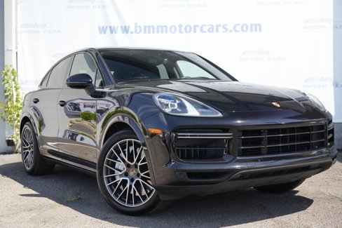 Used 2022 Porsche Cayenne Turbo image 1