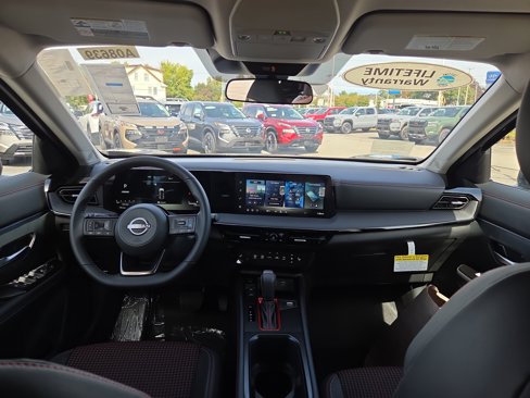 New 2026 Nissan Kicks SR w/ Cold Weather Package image 2