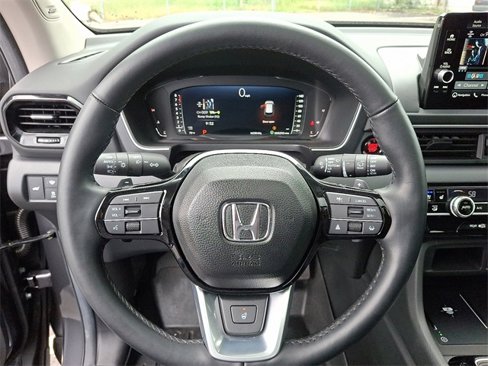 Used 2025 Honda Pilot Elite image 17