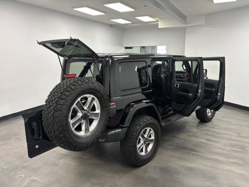 Used 2018 Jeep Wrangler Unlimited Sahara image 35