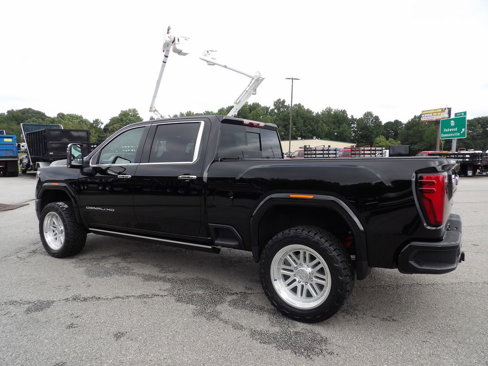 Used 2025 GMC Sierra 3500 Denali w/ Denali Reserve Package image 4