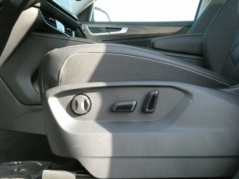 New 2026 Volkswagen Atlas SE image 8