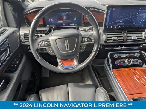Certified 2024 Lincoln Navigator L 4WD image 16