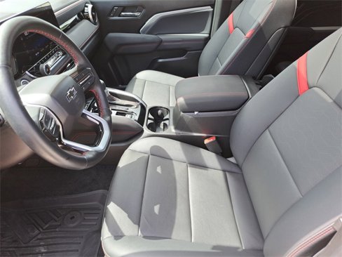 Used 2024 Chevrolet Colorado Z71 w/ Z71 Convenience Package 2 image 24