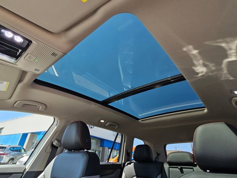 New 2025 Volkswagen Atlas Peak Edition SE image 21